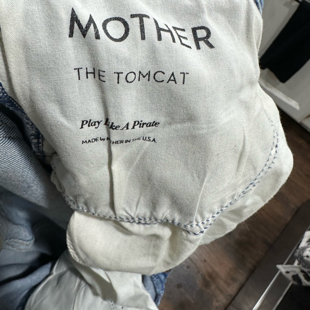 MOTHER Relaxed Distressed Light Blue Jeans - Picture 5 of 7